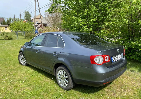 Volkswagen Jetta cena 17500 przebieg: 188000, rok produkcji 2010 z Pełczyce małe 92